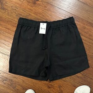 Men’s black linen shorts
